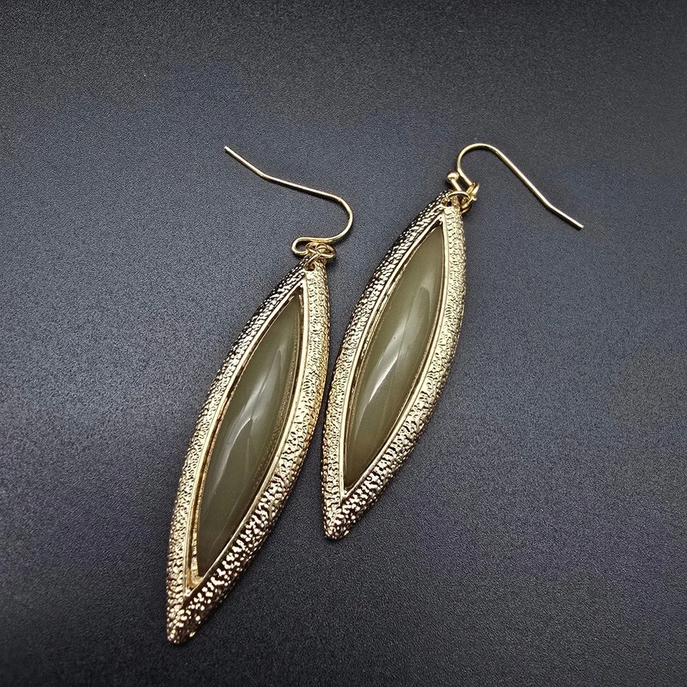 Green Elongated Marquise Earrings Gold Tone